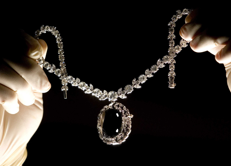 Illustration for article titled 6 Pieces of Real-Life Cursed Jewelry that Could Destroy You
